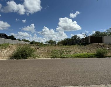 8715 High Creek Dr, Laredo, TX, 78045