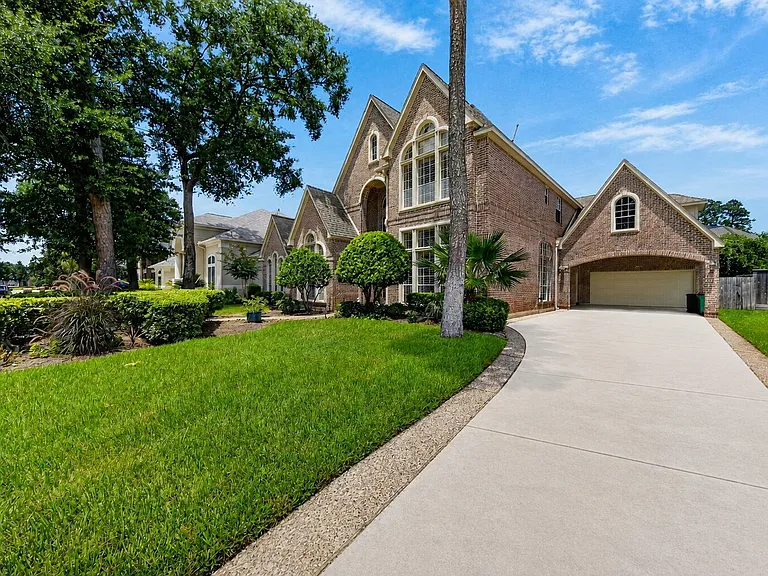 16410 Emilia Ct — Photo 39