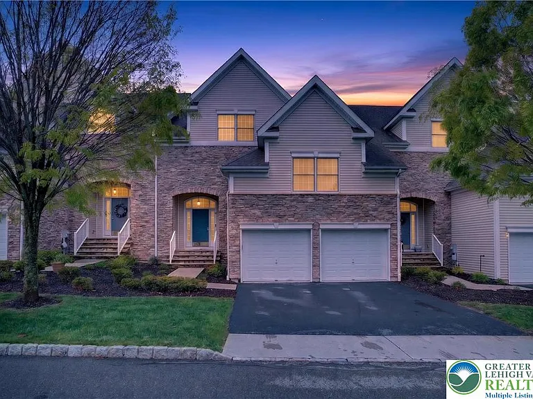 560 Quaker Ridge Ter — Photo 2