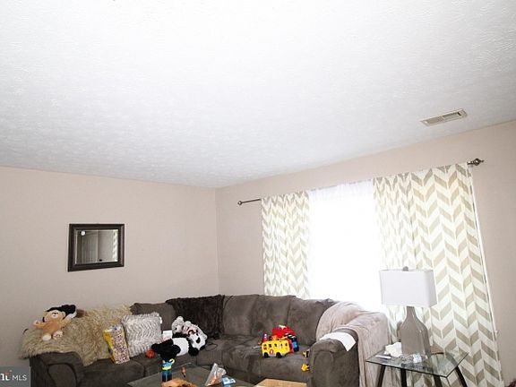 2nd image of 142 Valley Vista Dr