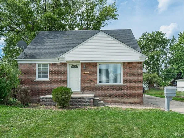 25515 Arlington St, Roseville, MI 48066