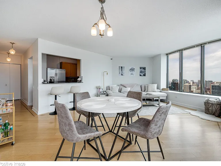 400 N Lasalle Blvd #4402 — Photo 7