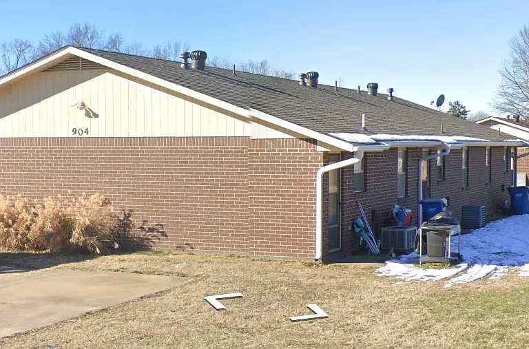 905 SE G St #A — Photo 11