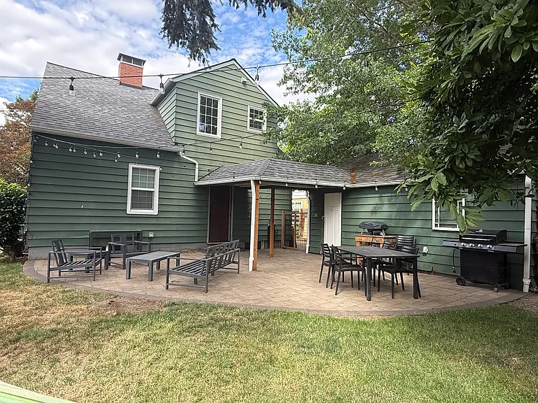 920 Jefferson St NE — Photo 31