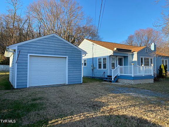 2nd image of 427 Juniper St