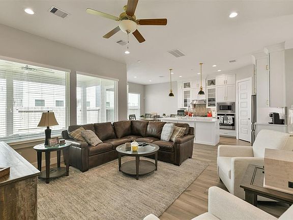 4th image of 3104 Leather Leaf Lane
