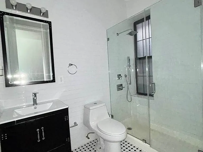 70 Herkimer St #4 — Photo 17
