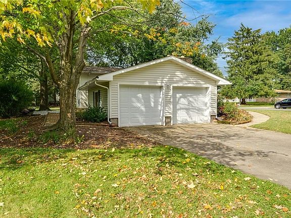 5th image of 209 Beechwood Dr