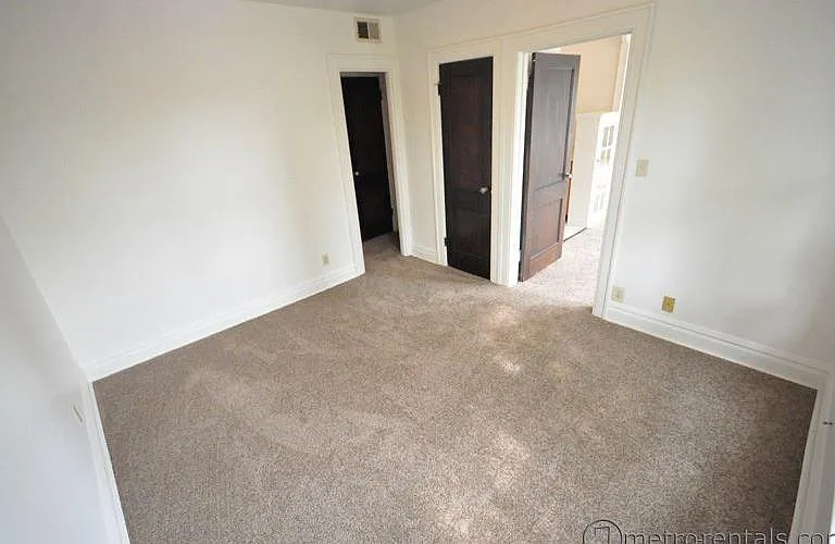 1560 E. Broad St. — Photo 67