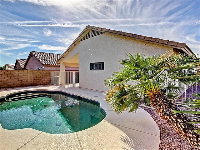 15866 W Tara Ln — Photo 15