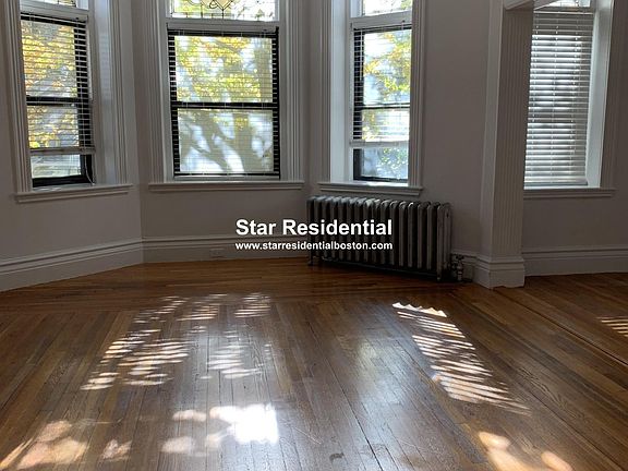 3rd image of 1110 Boylston St #1109
