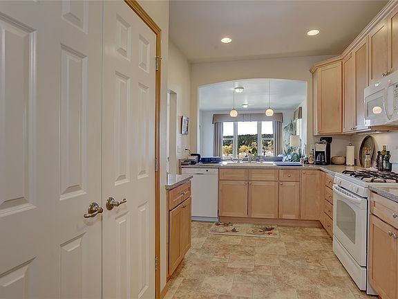 3rd image of 19439 Willet Ln NE