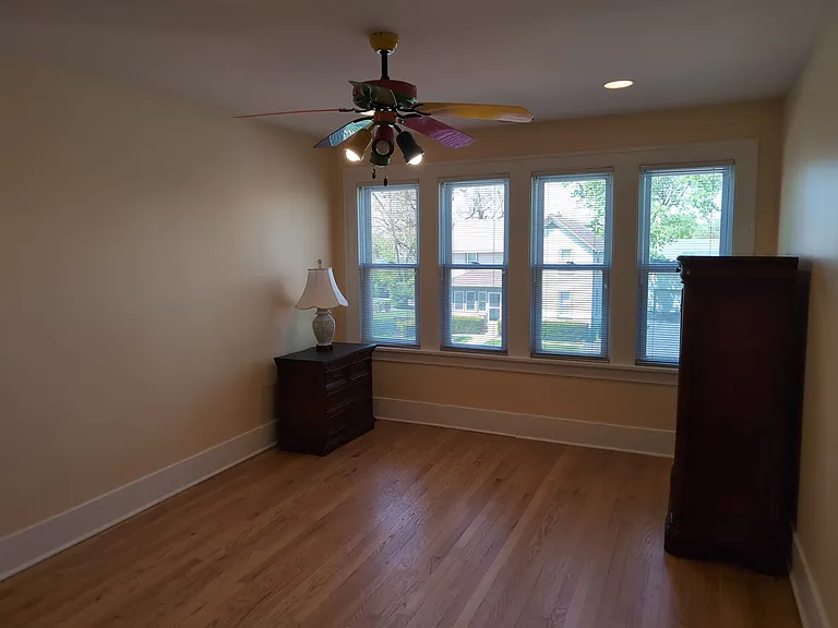 417 N Hough St — Photo 20