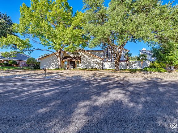 2nd image of 3010 Oak Mountain Trl