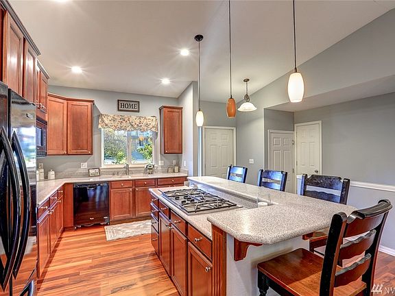 4th image of 2969 37th Ave NE