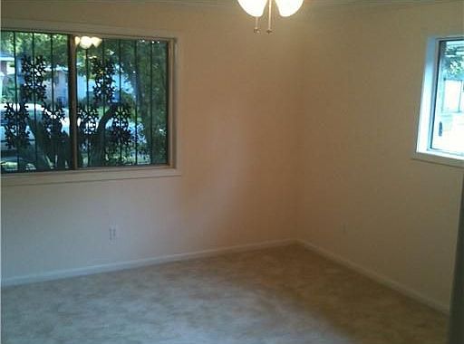 3rd image of 1609 Nero St
