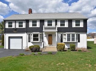 10 Canterbury Rd, Woburn, MA 01801