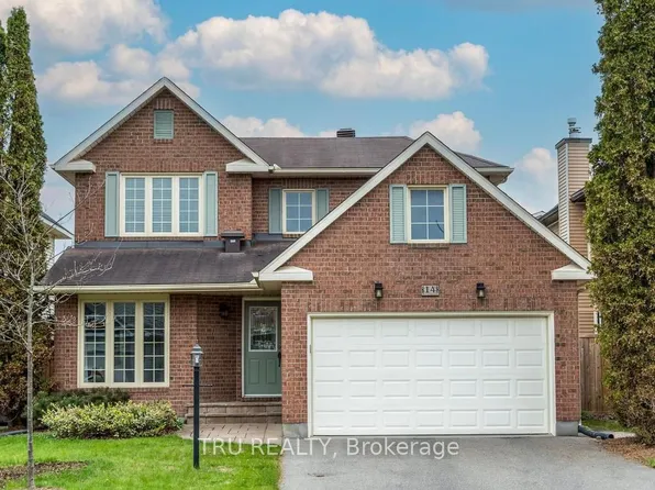 14 Hyannis Ave, Ottawa, ON K2J 2W8