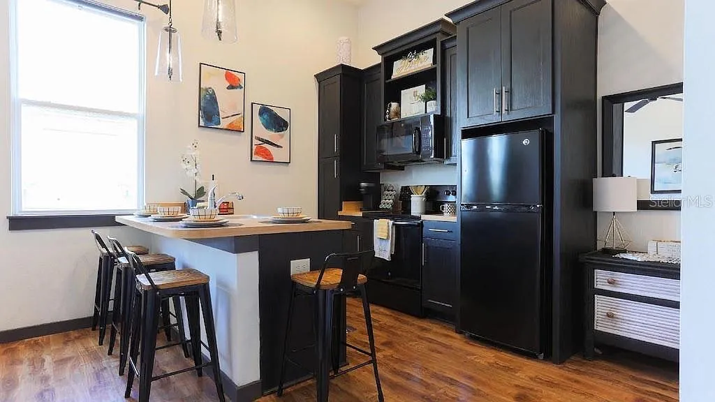 1 bed, 1.0 bath, 527 sqft, $1,679 — Photo 3