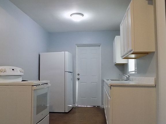 4th image of 4512 Lawne Ct