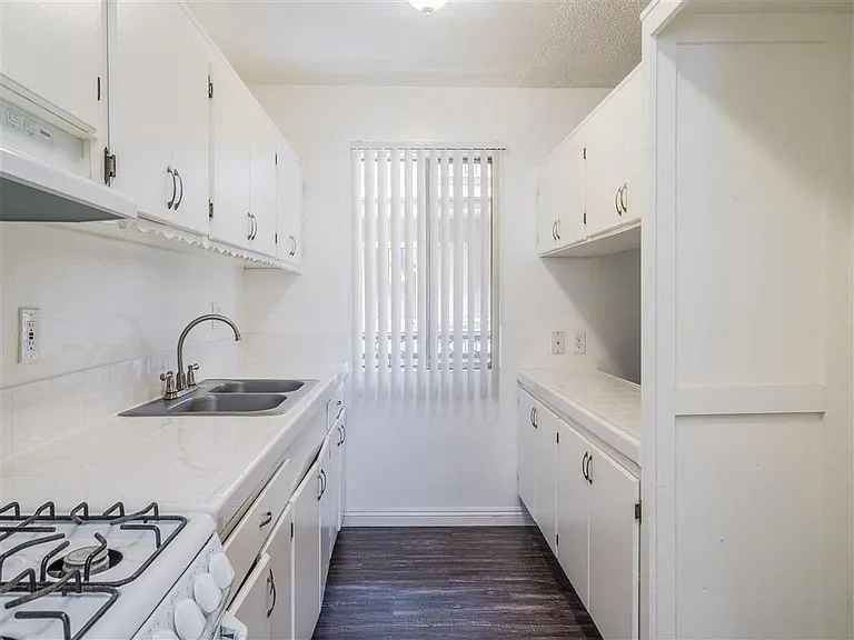 Long Beach kitchen