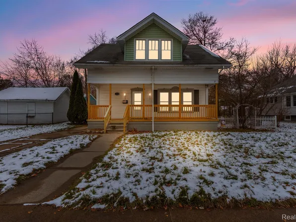 142 Miller St, Mount Clemens, MI 48043