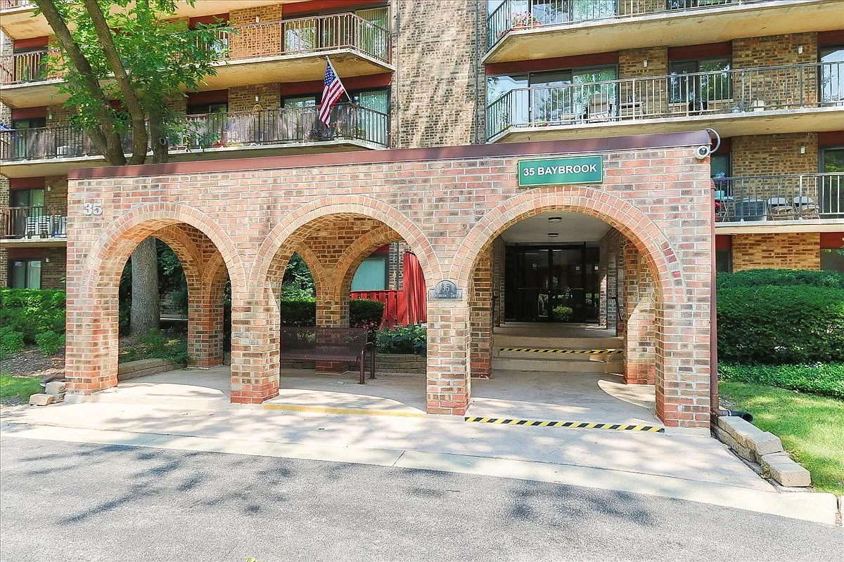 35 S Baybrook Dr Unit 104 photo 1