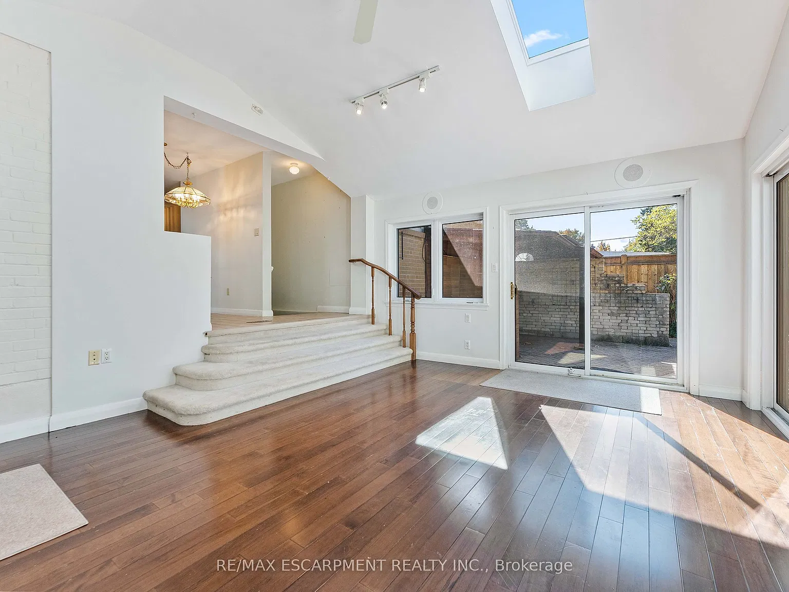 3 bed, $4,200 — Photo 4