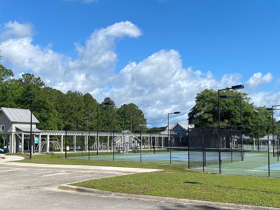 Community tennis courts