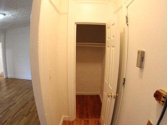 3rd image of 2301 Creston Ave #1A-02