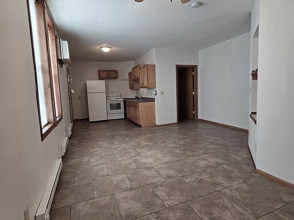 3rd image of 617 Rose St