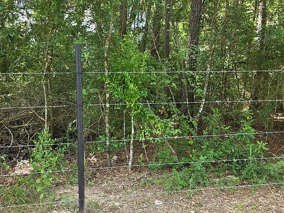3rd image of 15636 Woodman Rd