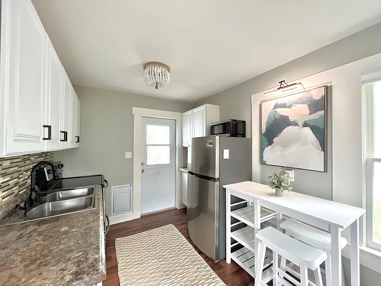 508 3rd Ave E #1 — Photo 4