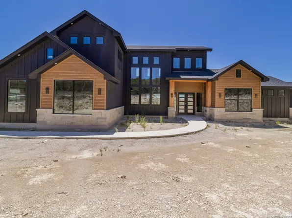 118 Sonderland Pass, Comfort, TX 78013