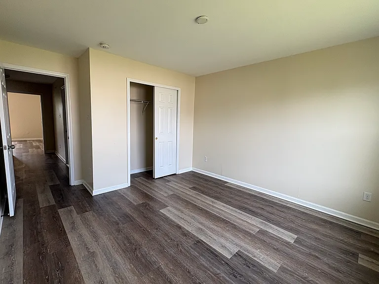 948 King Way — Photo 19