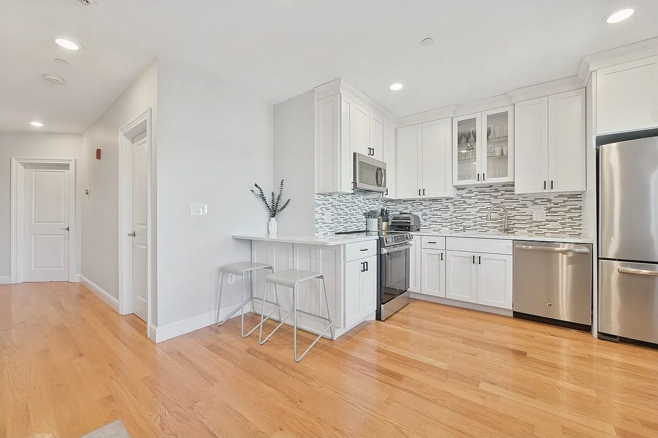 2 bed, 1.0 bath, 726 sqft, $2,900 — Photo 4