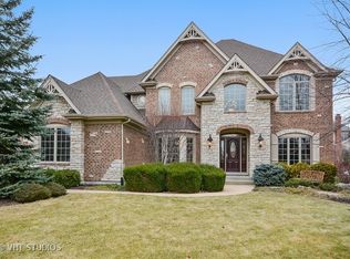 39W620 Walt Whitman Rd, St Charles, IL 60175