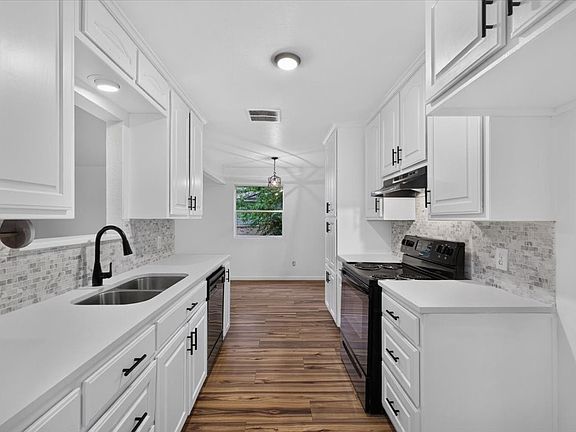 3rd image of 5205 Cloyce Ct