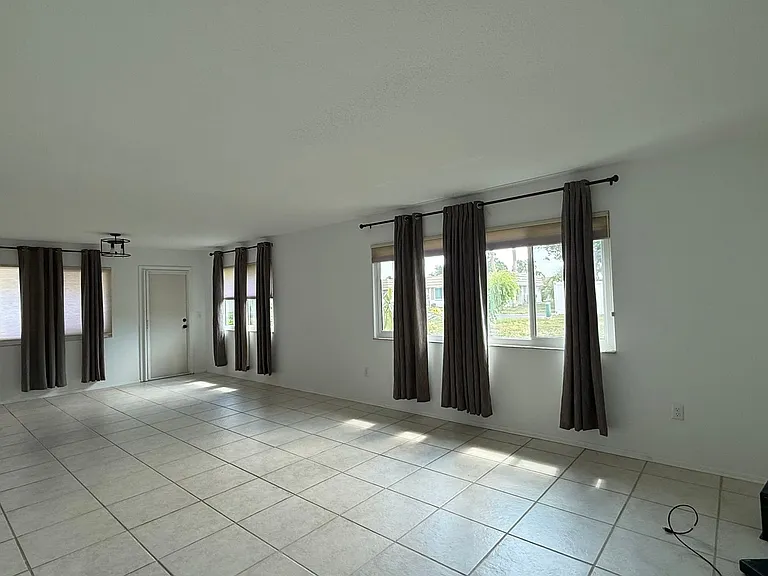 5451 Riverbluff Cir #V-69 — Photo 6