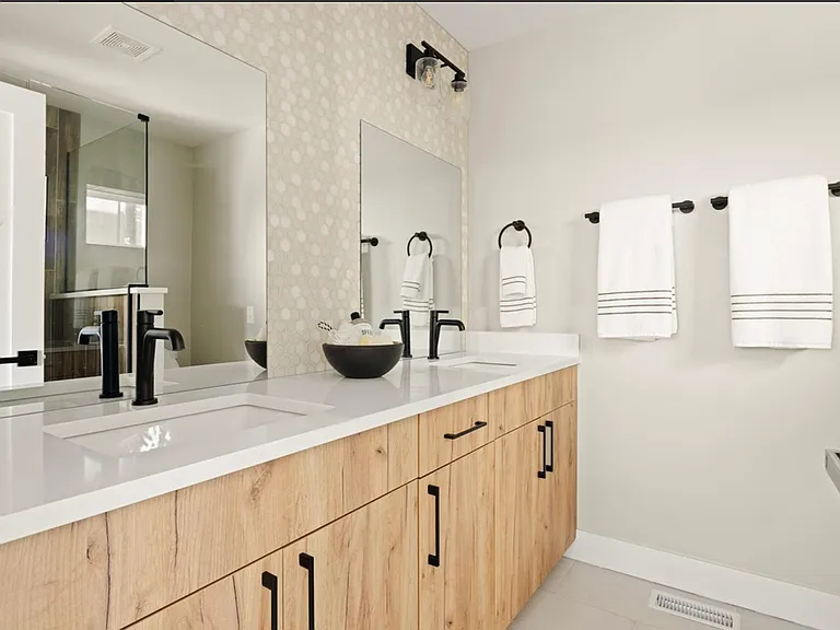 1451 Irving St — Photo 10