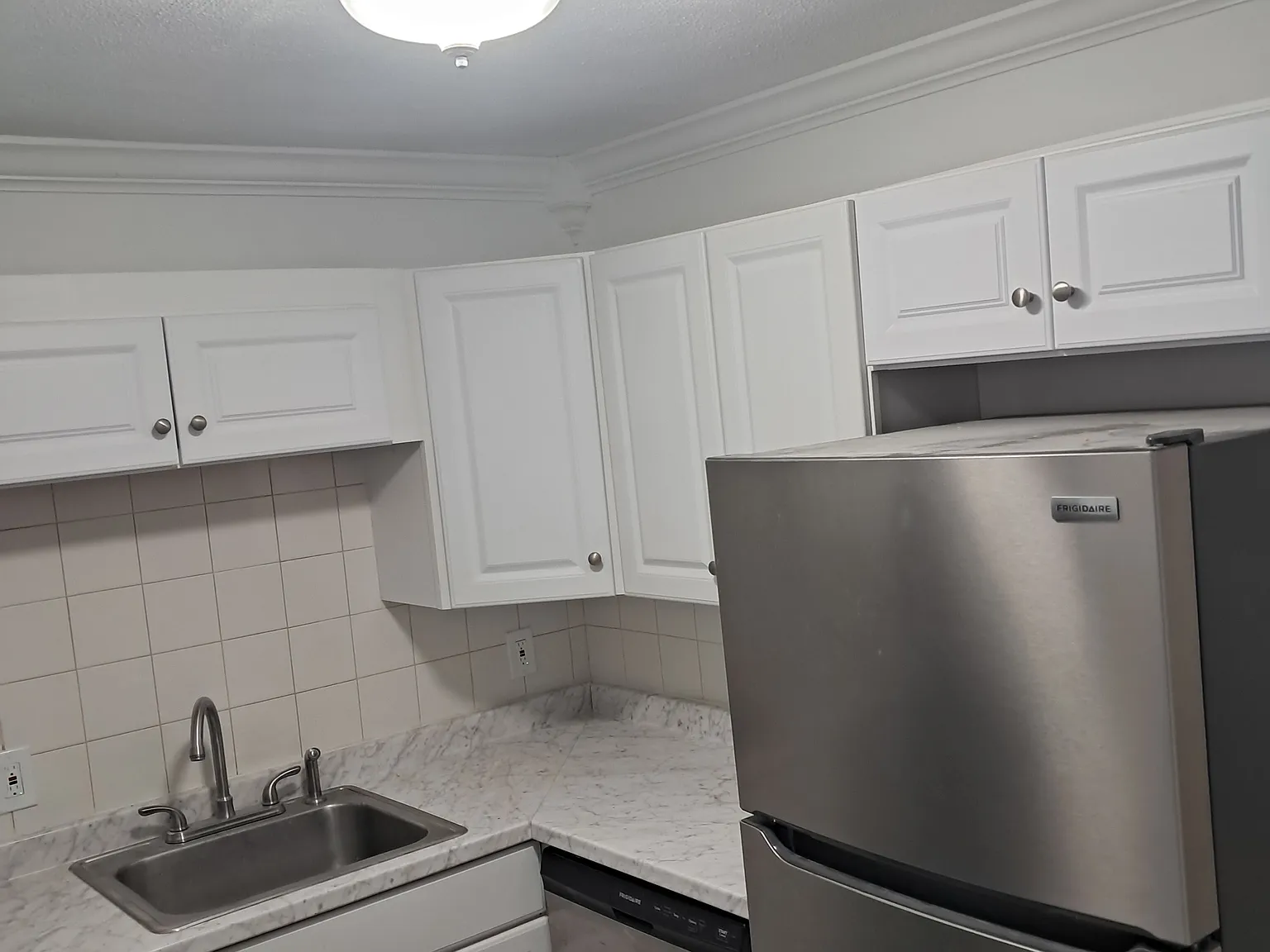 521 Smithfield Rd — Photo 4