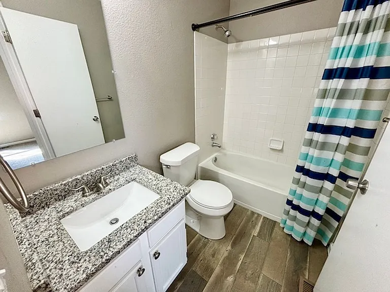 1044 S Paris Ct — Photo 15