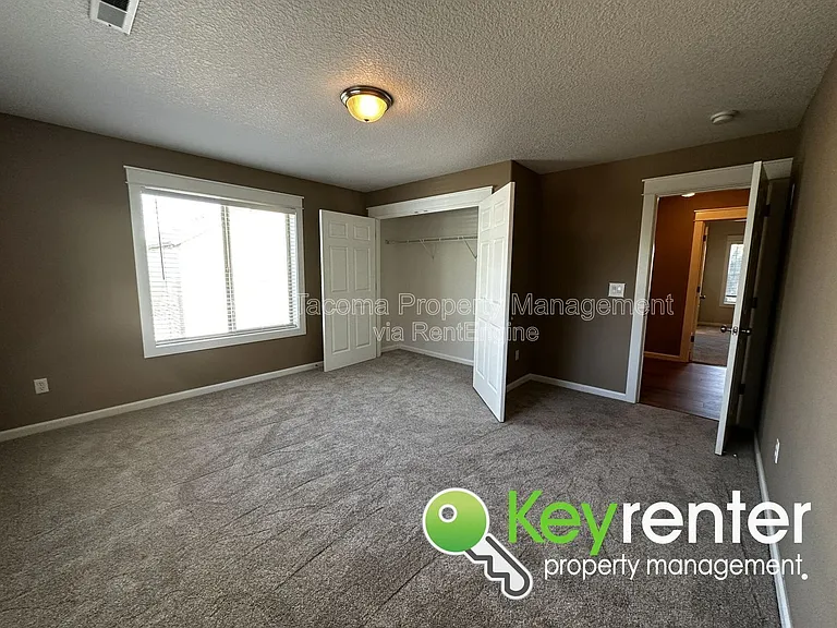 809 SE 9th Cir — Photo 11