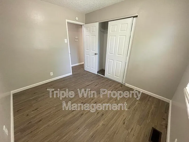 2415 Stoney End Ct — Photo 18
