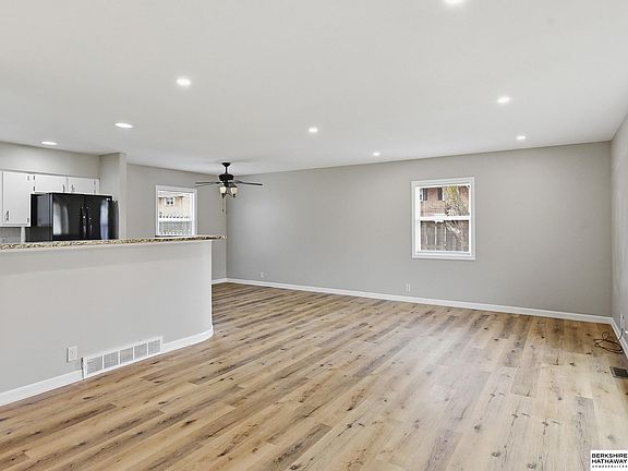 5th image of 3005 N 95th St