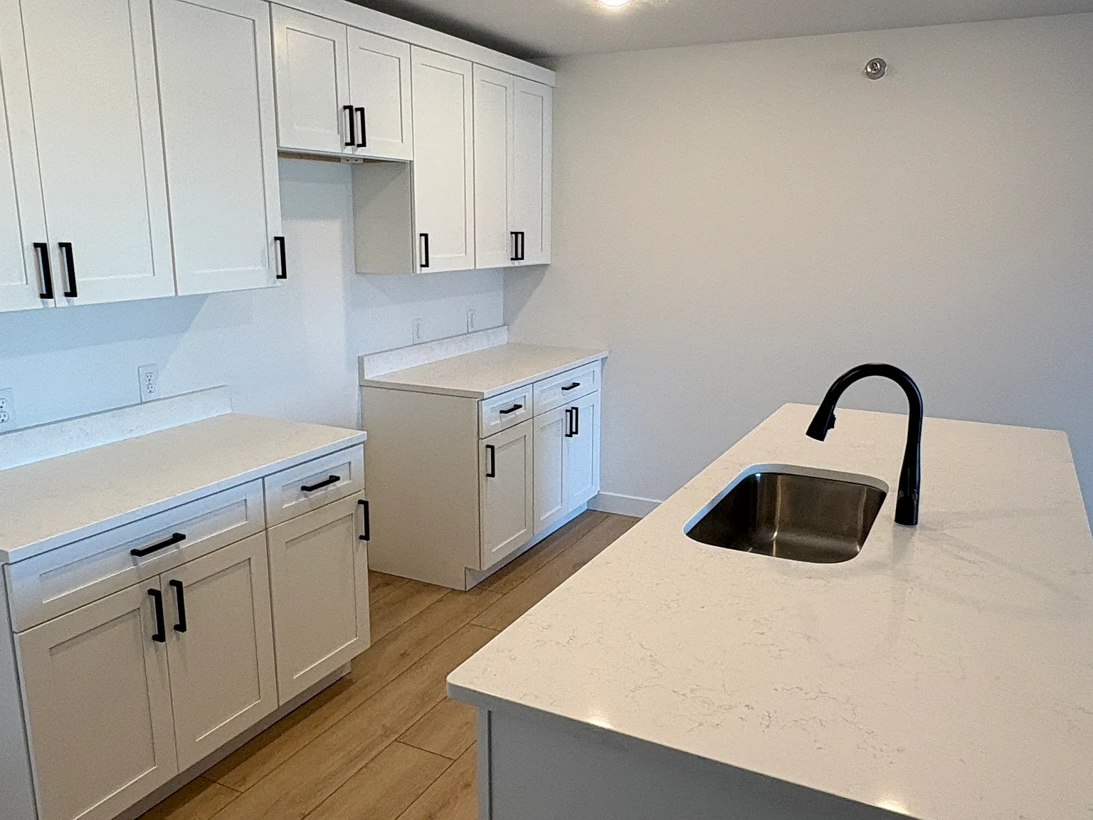 2 bed, 953 sqft, $1,300 — Photo 2
