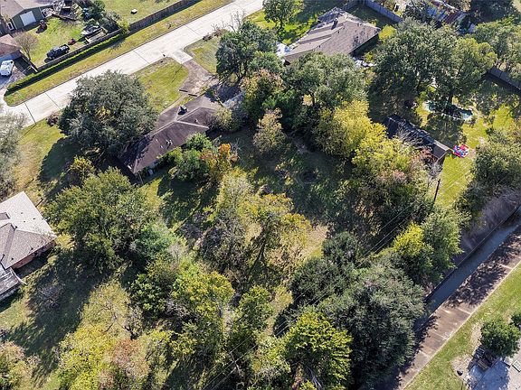 4th image of 4413 Frontier Dr