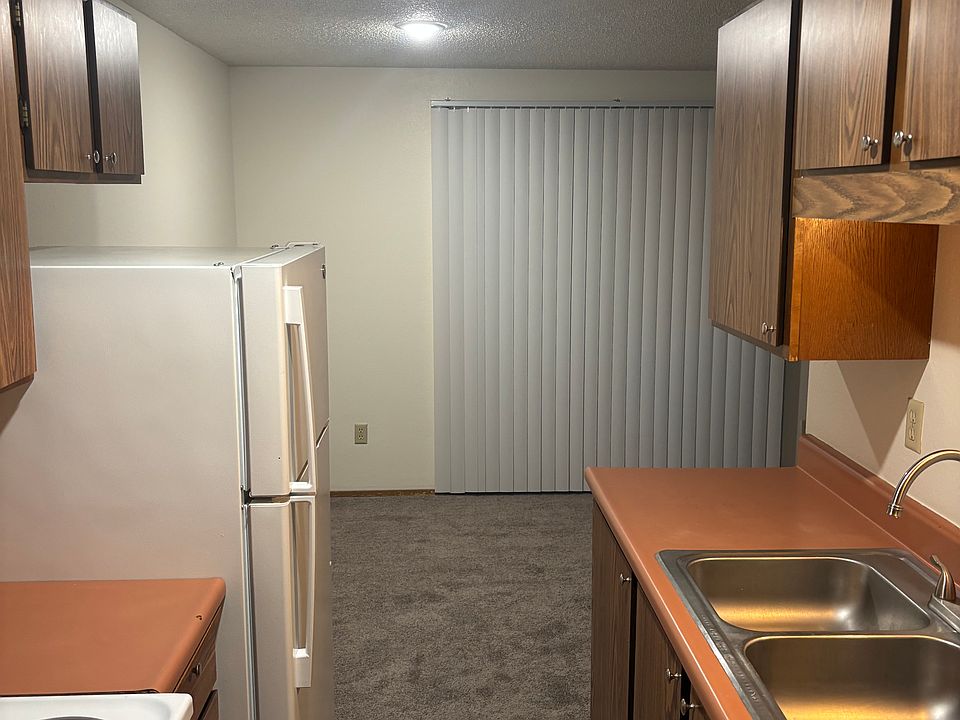2nd image of 6233 Lakewood Dr W #206