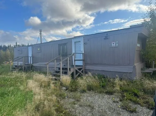 395 Dredge Ln, Fairbanks, AK 99709