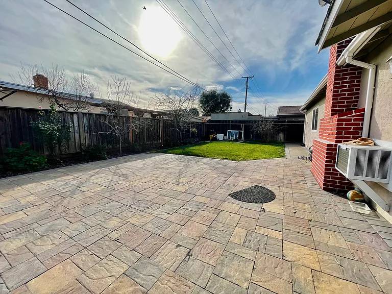 2642 Aborn Rd — Photo 4